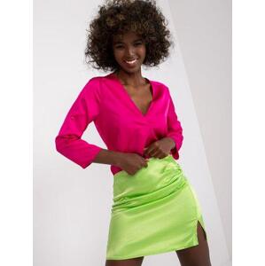 Fashionhunters Světle zelená volánová sukně z imitace saténu Olya RUE PARIS Velikost: L
