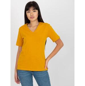 Fashionhunters Tmavě žluté dámské tričko basic s výstřihem do V Velikost: S
