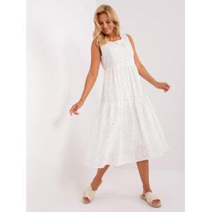 Fashionhunters Bílé prolamované šaty s volánkem OCH BELLA Velikost: S