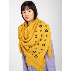 Fashionhunters Žlutý dámský šátek s potiskem Velikost: ONE SIZE, JEDNA, VELIKOST