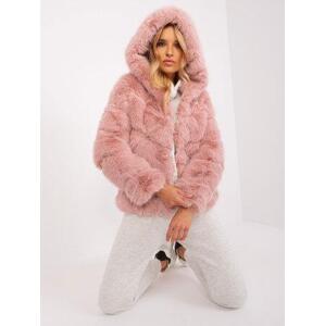 Fashionhunters Zaprášená růžová kožešinová bunda s kapucí.Velikost: L/XL