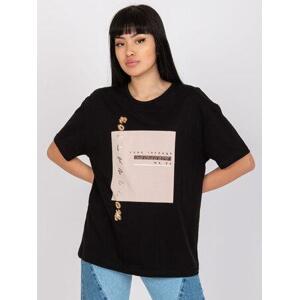 Fashionhunters Černé bavlněné tričko volného střihu s nášivkou Velikost: M