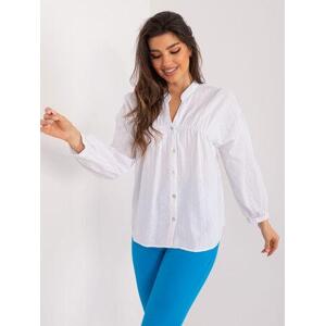 Fashionhunters Bílá ležérní dámská oversize košile Velikost: XL